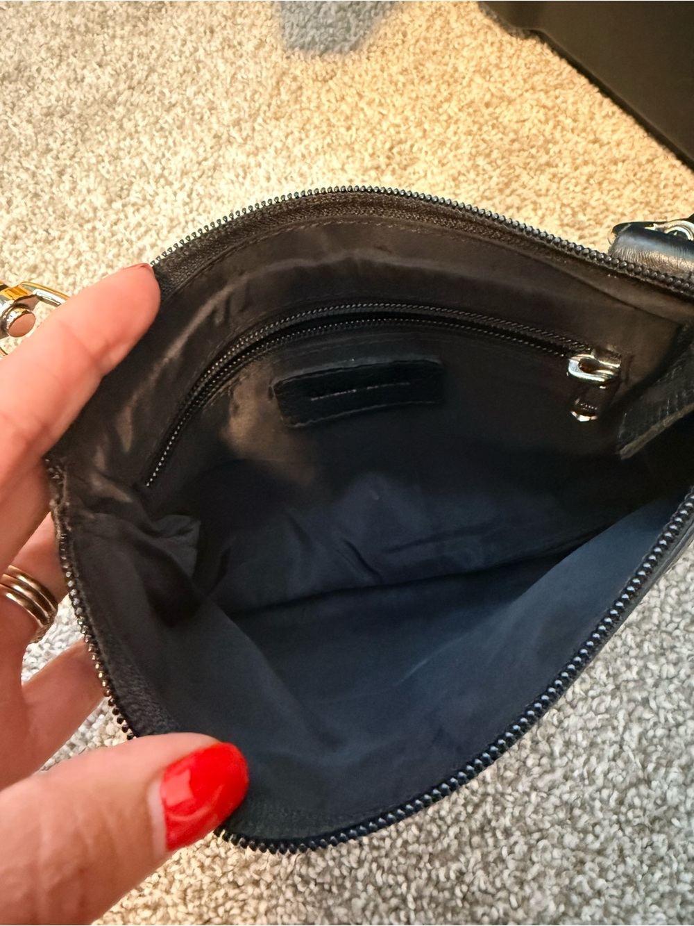 Harley-Davidson Black Leather Crossbody Pouch with Detachable Strap - Picture 3 of 5